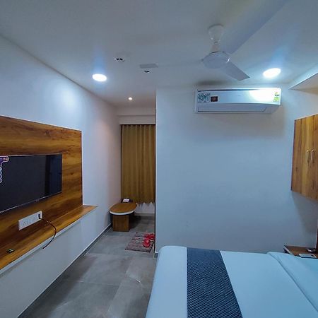 Hotel Lee Park Ahmedabad Exterior photo