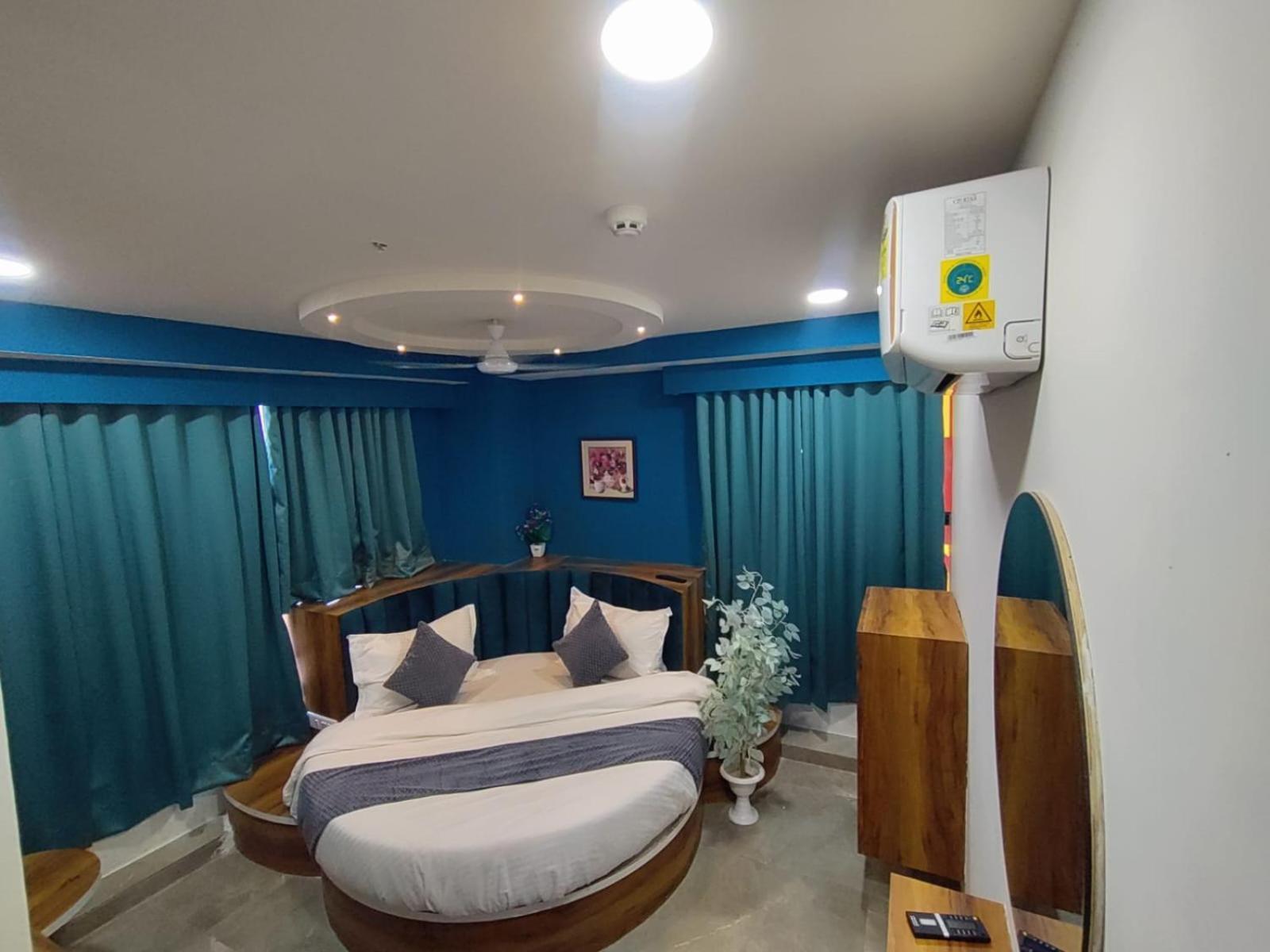 Hotel Lee Park Ahmedabad Exterior photo