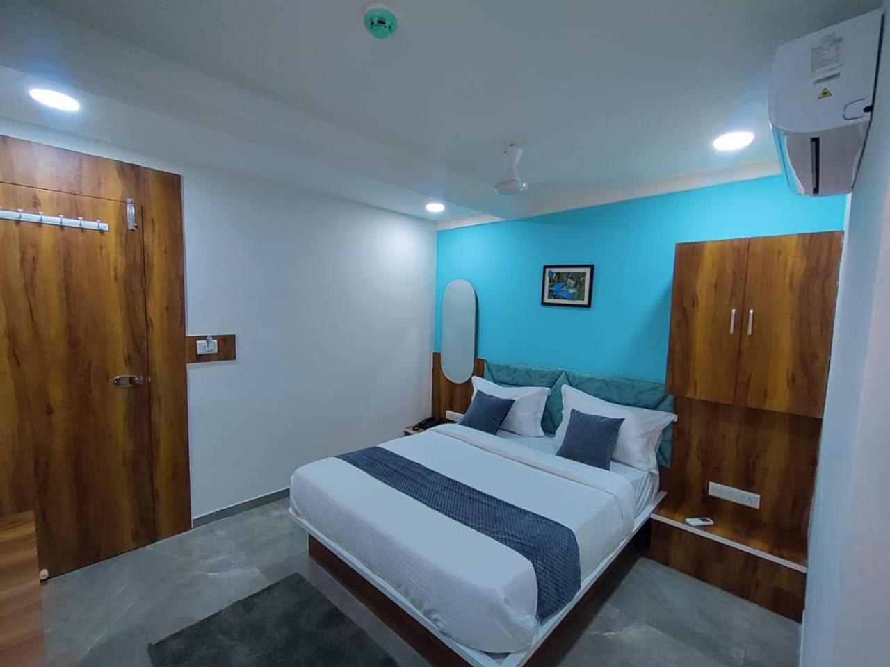 Hotel Lee Park Ahmedabad Exterior photo